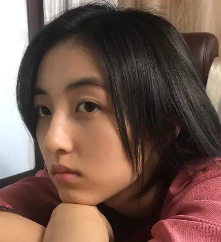 想要摆脱大油鼻，在夏天做到这三点，给你张子枫般的皮肤状态！