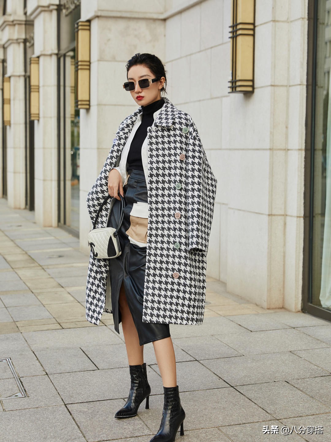 今年“千鸟格大衣”火了，建议选这几种，照穿不出错，保暖洋气