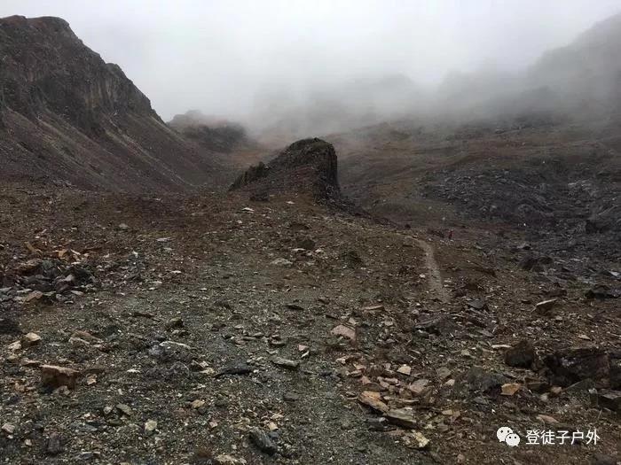 稻城亚丁游记完整版,稻城亚丁游记1000字