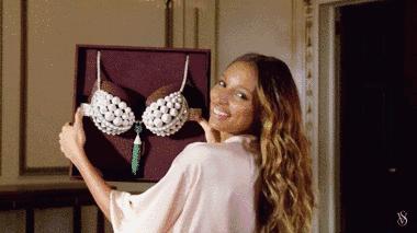 23年维密FantasyBra最全盘点，原来天使们有这么多的秘密