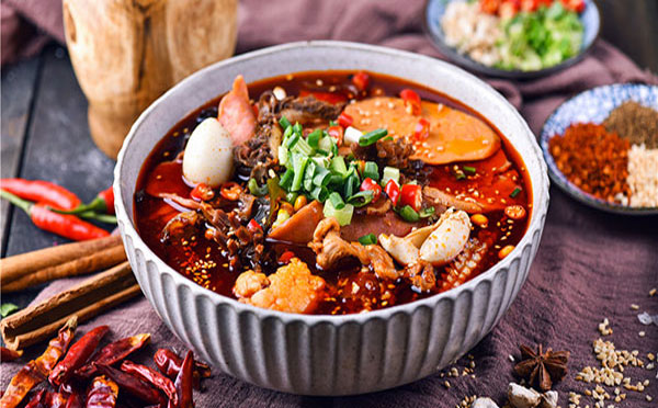 一个人的火锅就是冒菜,冒菜是一个人也可以吃的火锅