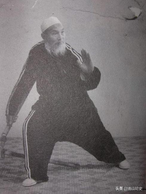 浅谈张锡太实战能力,双手4根手指齐头长短,70岁仍能拳脚生风