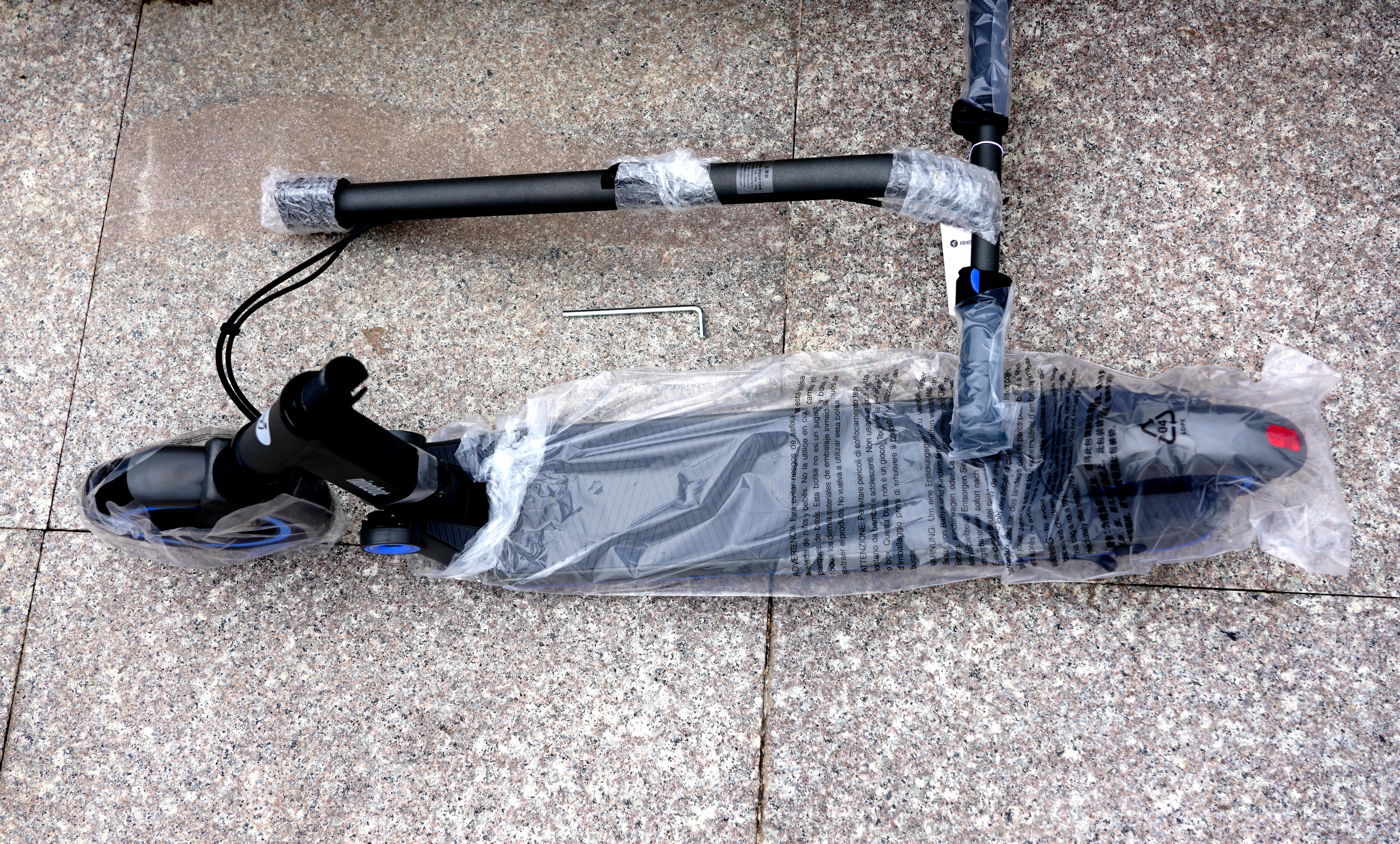 很不简单的玩具,九号儿童电动滑板车e10如何折叠