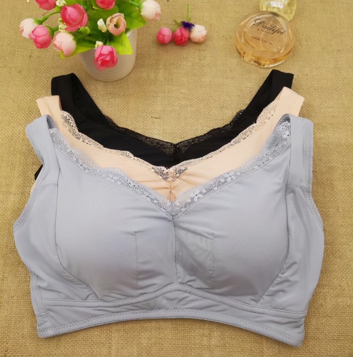 胸部太大睡觉不舒服怎么办,45岁女人胸部感觉有一点点不舒服