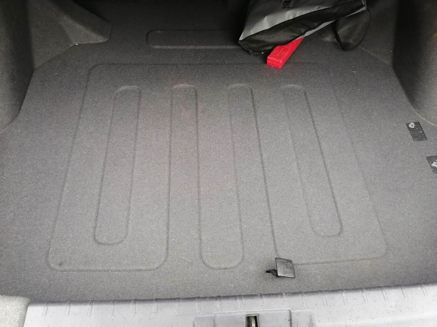 如此高配置的精品二手自动挡，累计三百万销量，人体工程学太奇葩