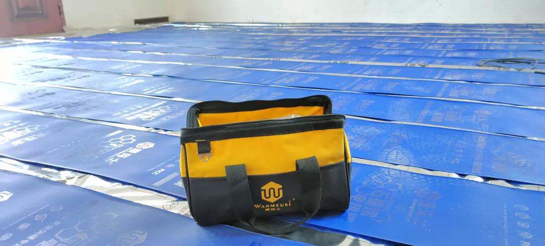 暖玛士石墨烯健康养生地暖,石墨烯大棚采暖技术介绍