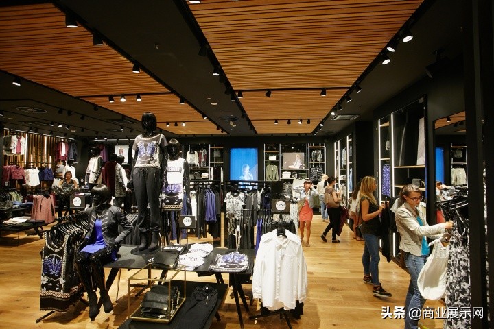 德国柏林化妆品旗舰店,德国柏林专柜