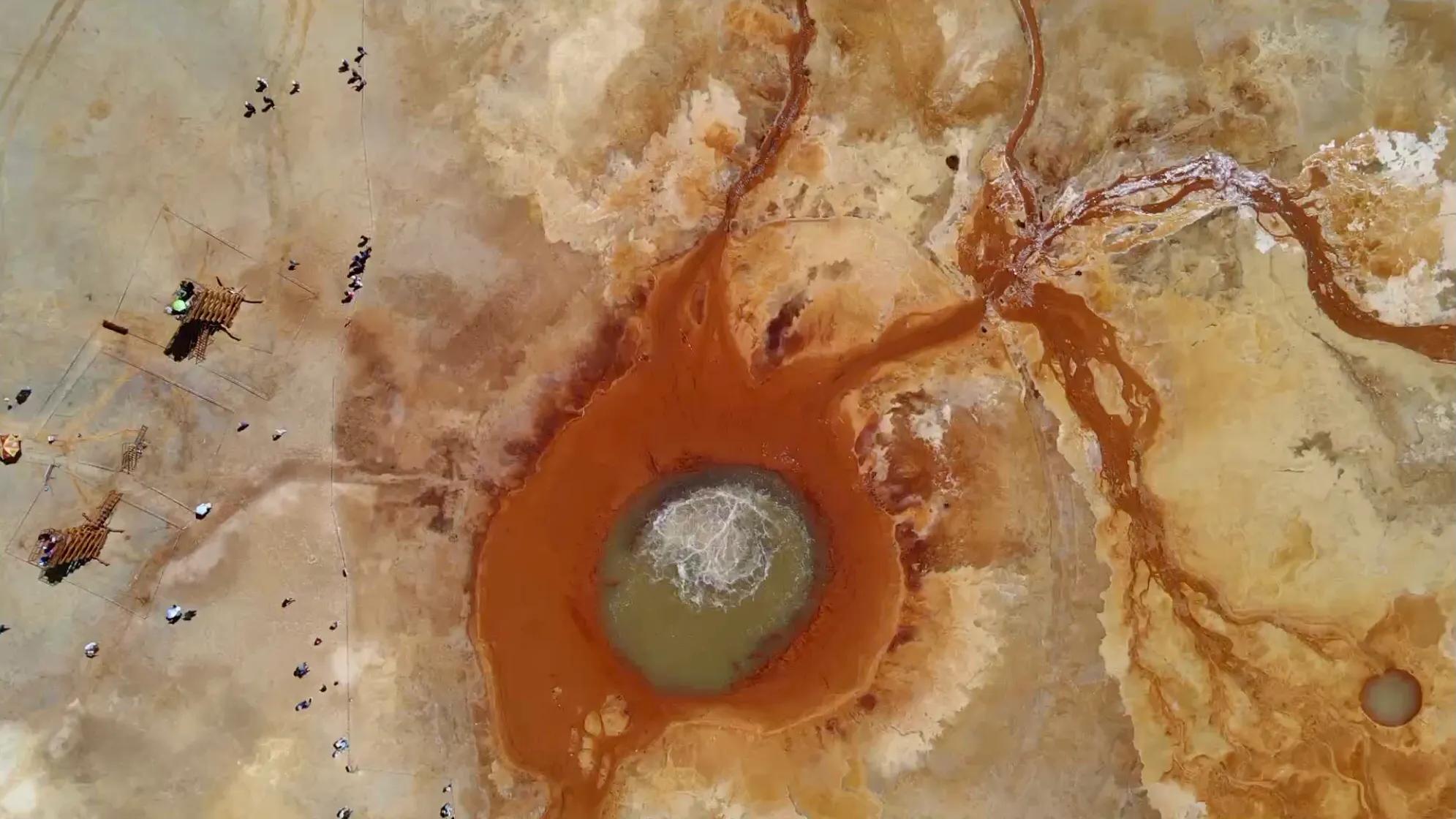 外国人看恶魔之眼艾肯泉,真实的魔鬼之眼艾肯泉