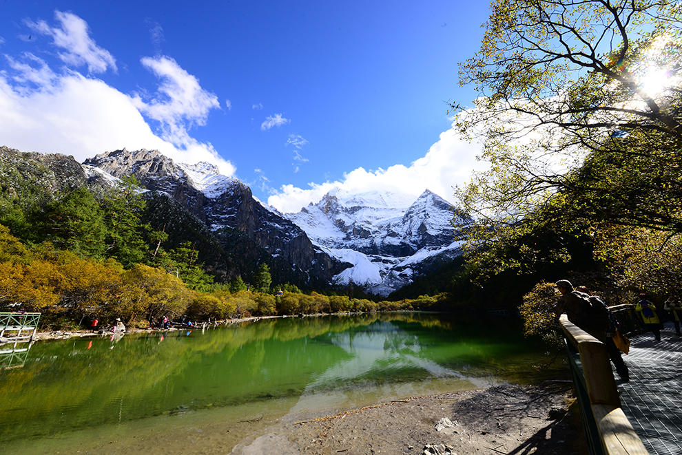 四川稻城亚丁旅游全攻略,稻城亚丁值得一去的景点