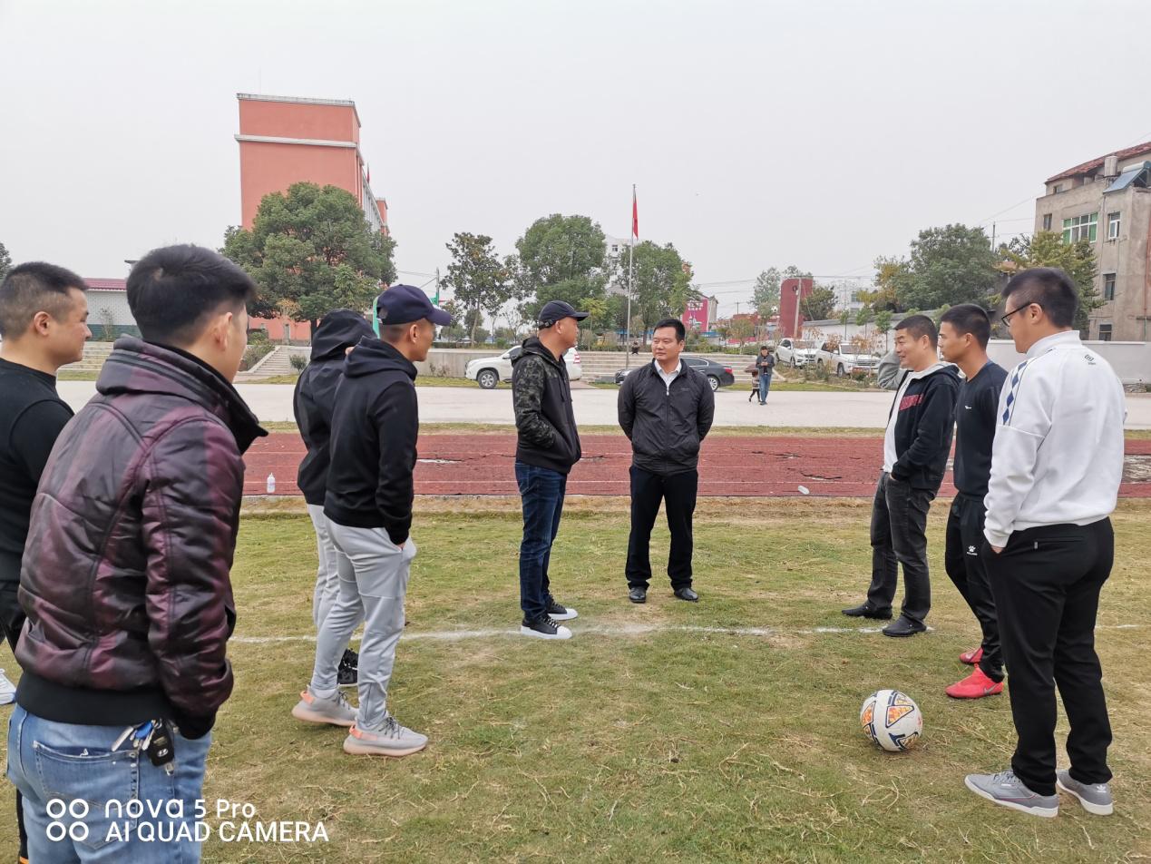 筑梦绿茵快乐成长——湖北君安足球俱乐部到黄州陶店小学开展公益资助活动
