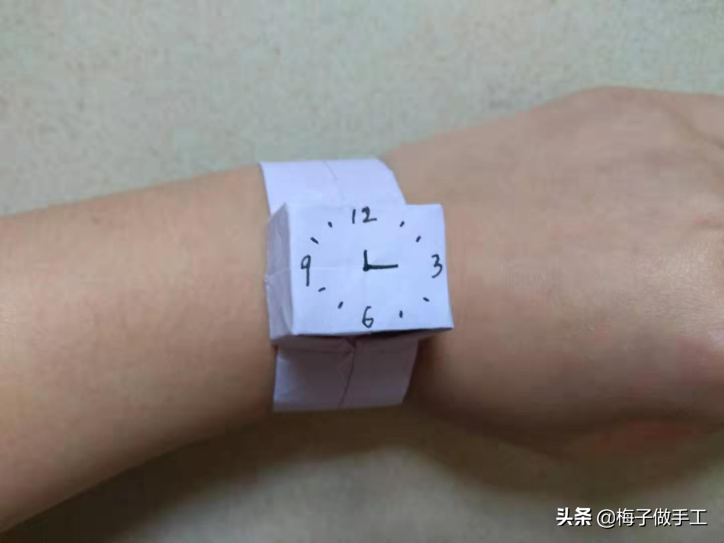纸折手表的折法,纸折手表该怎么折