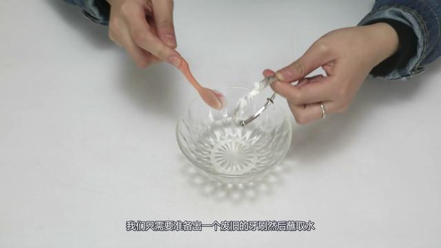 银手镯脏了怎么样才能清理干净,银手镯怎么把它清洗掉