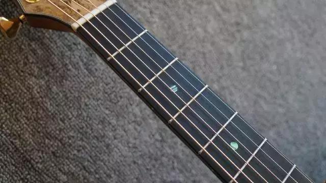 吉他受潮会怎么样,吉他受潮了怎么解决