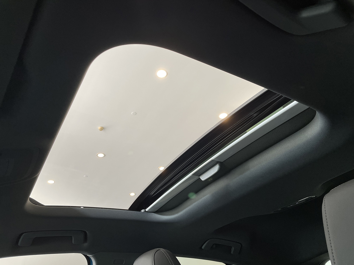 双屏座舱显科技神仙组合内饰更带感全新奥迪A3两厢实拍导购