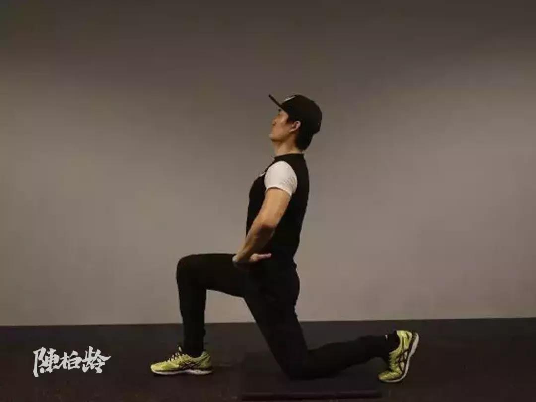 骨盆前倾怎么自我评测,骨盆前倾的自我测试和纠正的方法