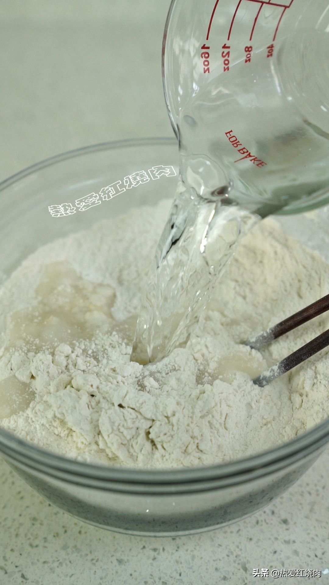 面粉别总是蒸包子,面粉加鸡蛋蒸馒头最简单的做法