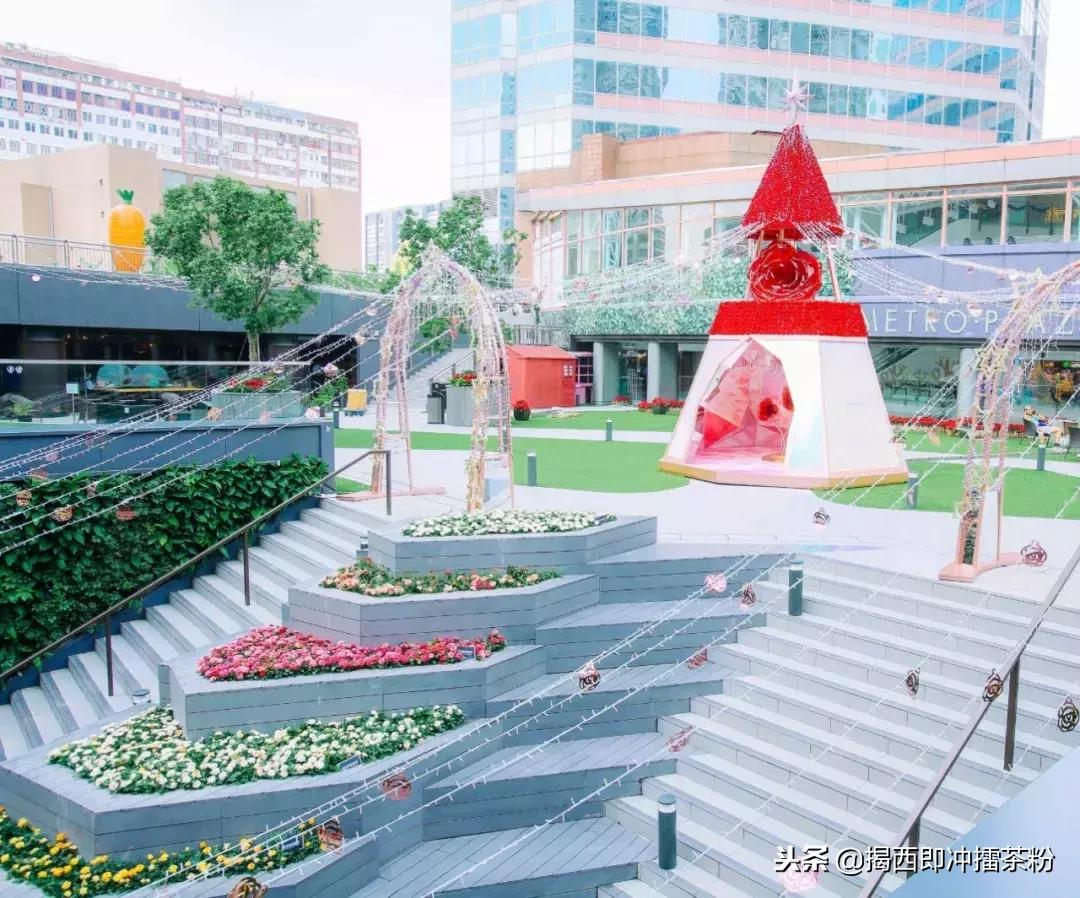 过分美丽!圣诞灯饰点亮香港:泰迪熊、比卡超、布丁狗陪你过圣诞