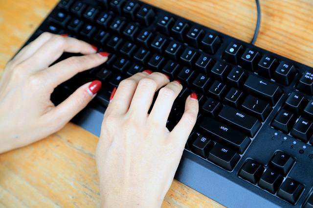 雷蛇黑寡妇蜘蛛V4键盘,黑寡妇蜘蛛轻装版键盘