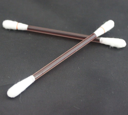 狗狗腿上红色溃烂,狗狗腿破皮骨头露出来了