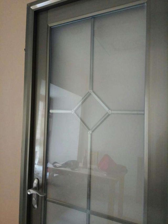 装修实木门套怎么选择,金属门套怎么选择