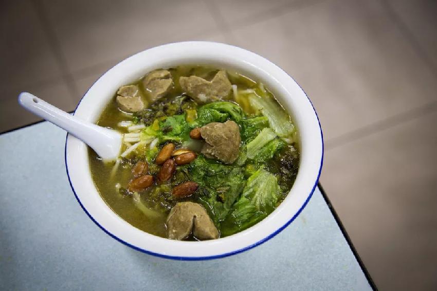 揭秘桂林米粉的生意经!地方小吃是如何开遍全国的?