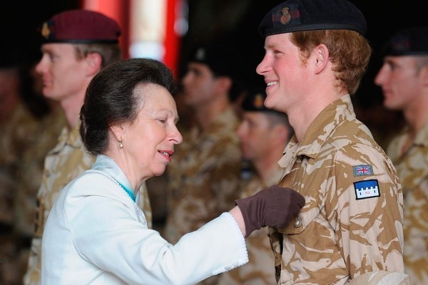 安妮公主刁难戴安娜,安妮公主被骂