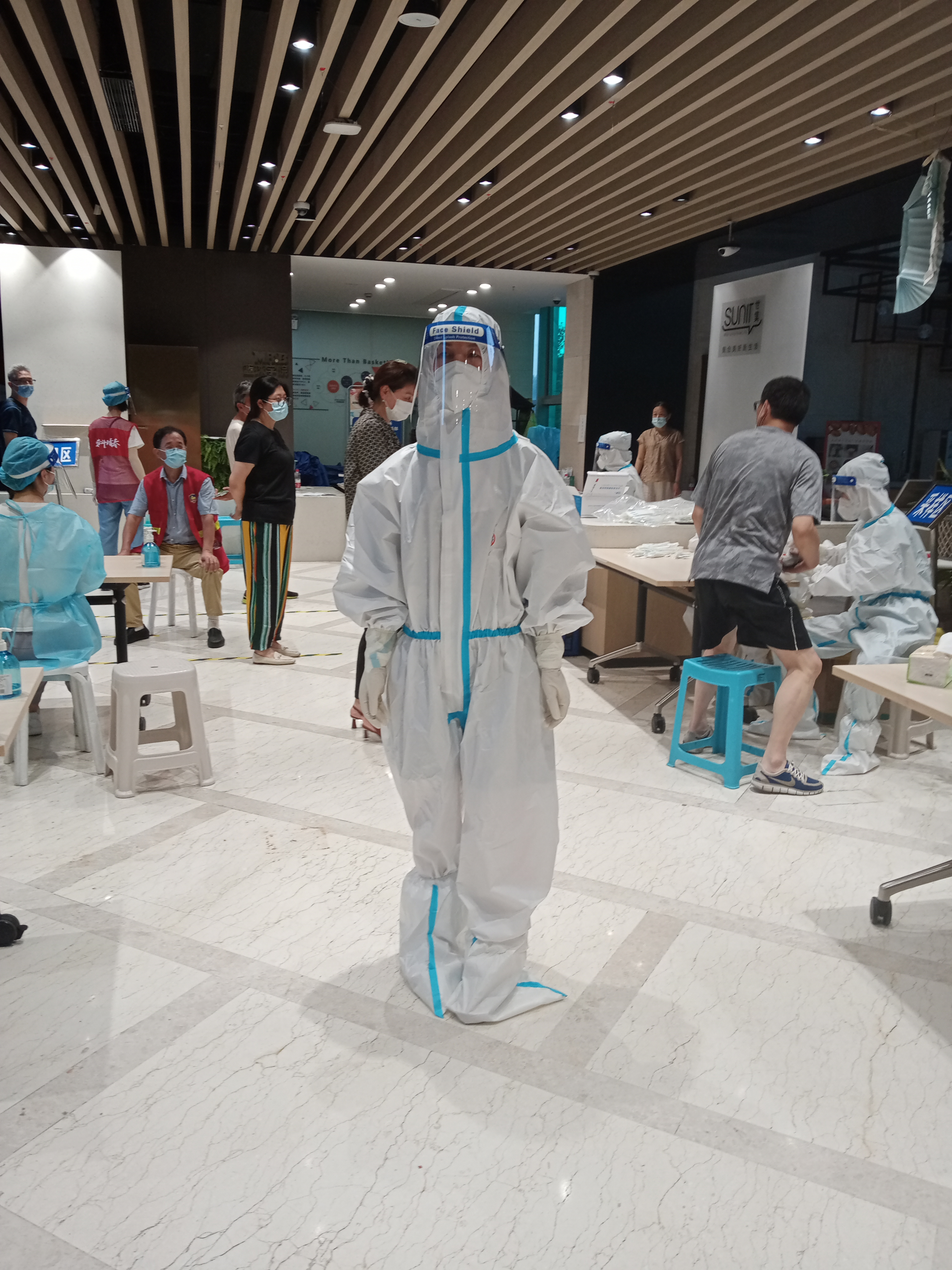 区街新闻|70多幅照片记录世茂滨江社区辖内志愿者,南京感谢你们