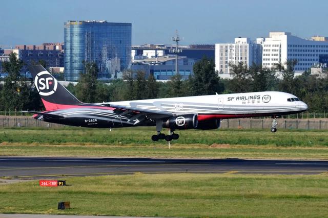 飞机起落架各个部件,飞机最主要的核心部件有哪些