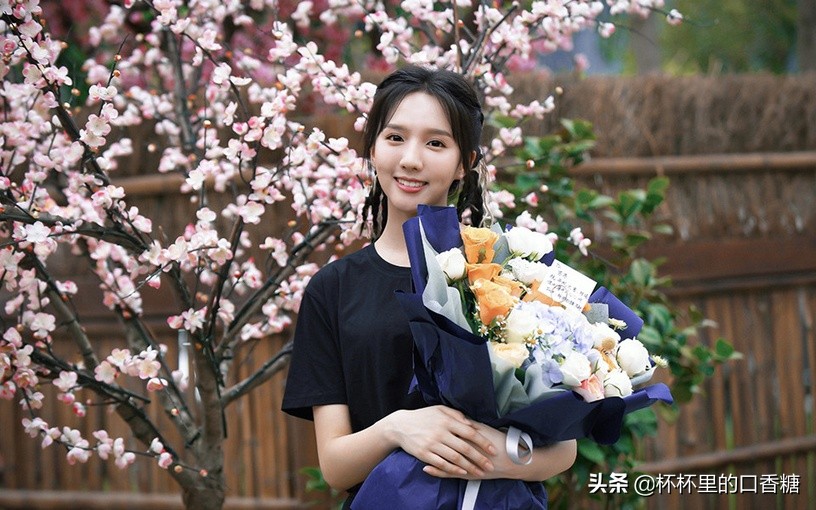 9位同龄不同命女星！赵露思晋升顶流，孟美岐有人气没资源