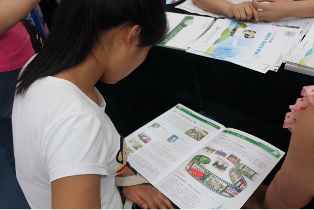 读大学留在本省好还是出省好,读大学选在本省还是去外省好