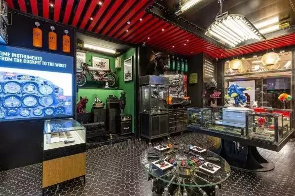 半年盈利稳坐利润王,半年吸金30亿