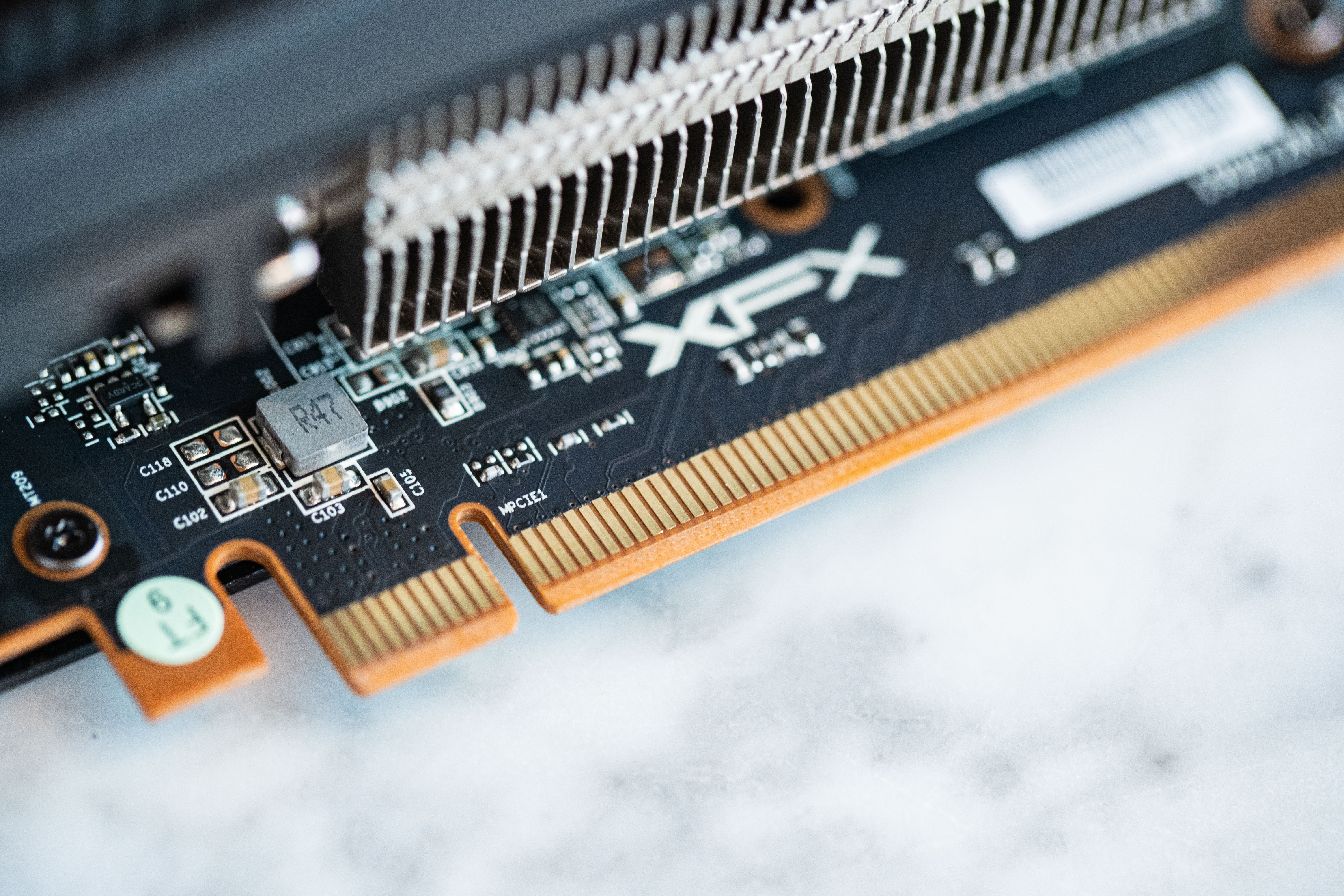 讯景rx5700战狼版相当于什么显卡,讯景rx580黑狼版相当于什么显卡