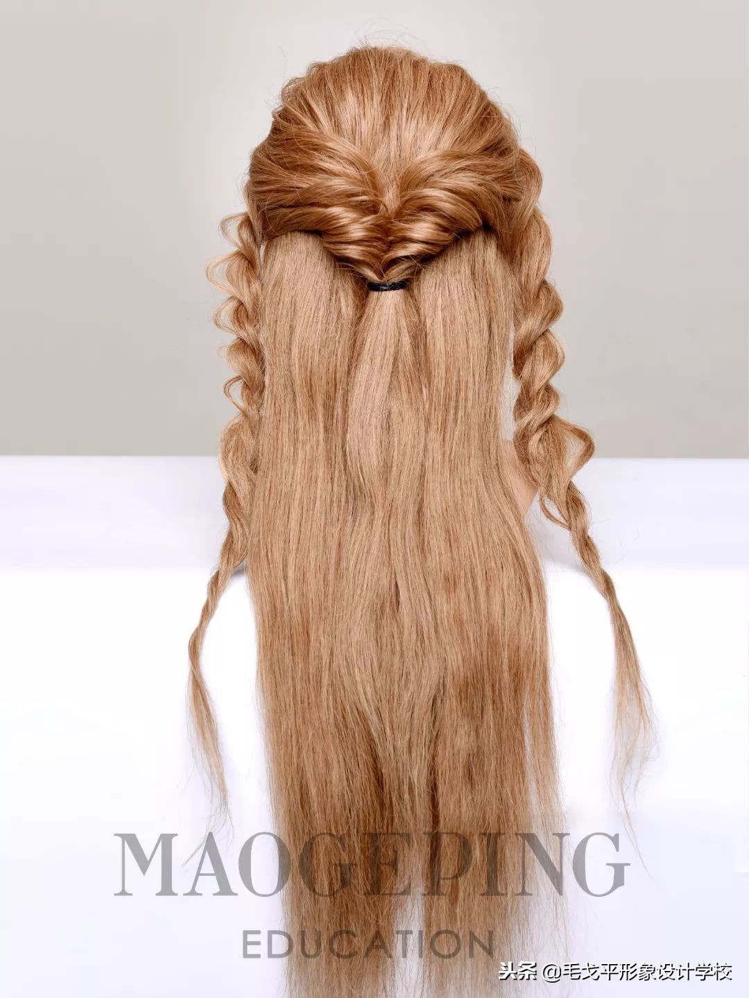 盘发超简单好看教程中发半扎,超简单盘发教程马尾