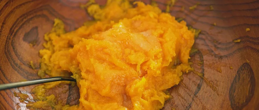 做南瓜饼很粘手揉不成饼怎么办,南瓜饼拿起来不粘手的妙招