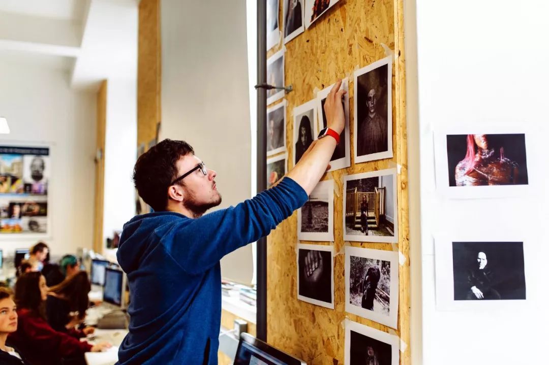 第三等级预科文凭：艺术，设计与媒体,在线