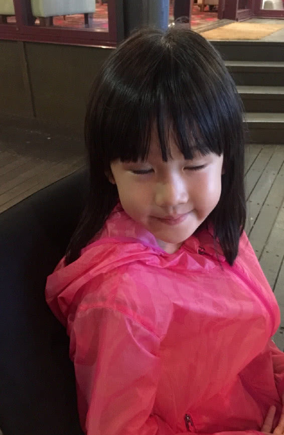 陆毅鲍蕾贝儿全家照,陆毅一家四口贝儿