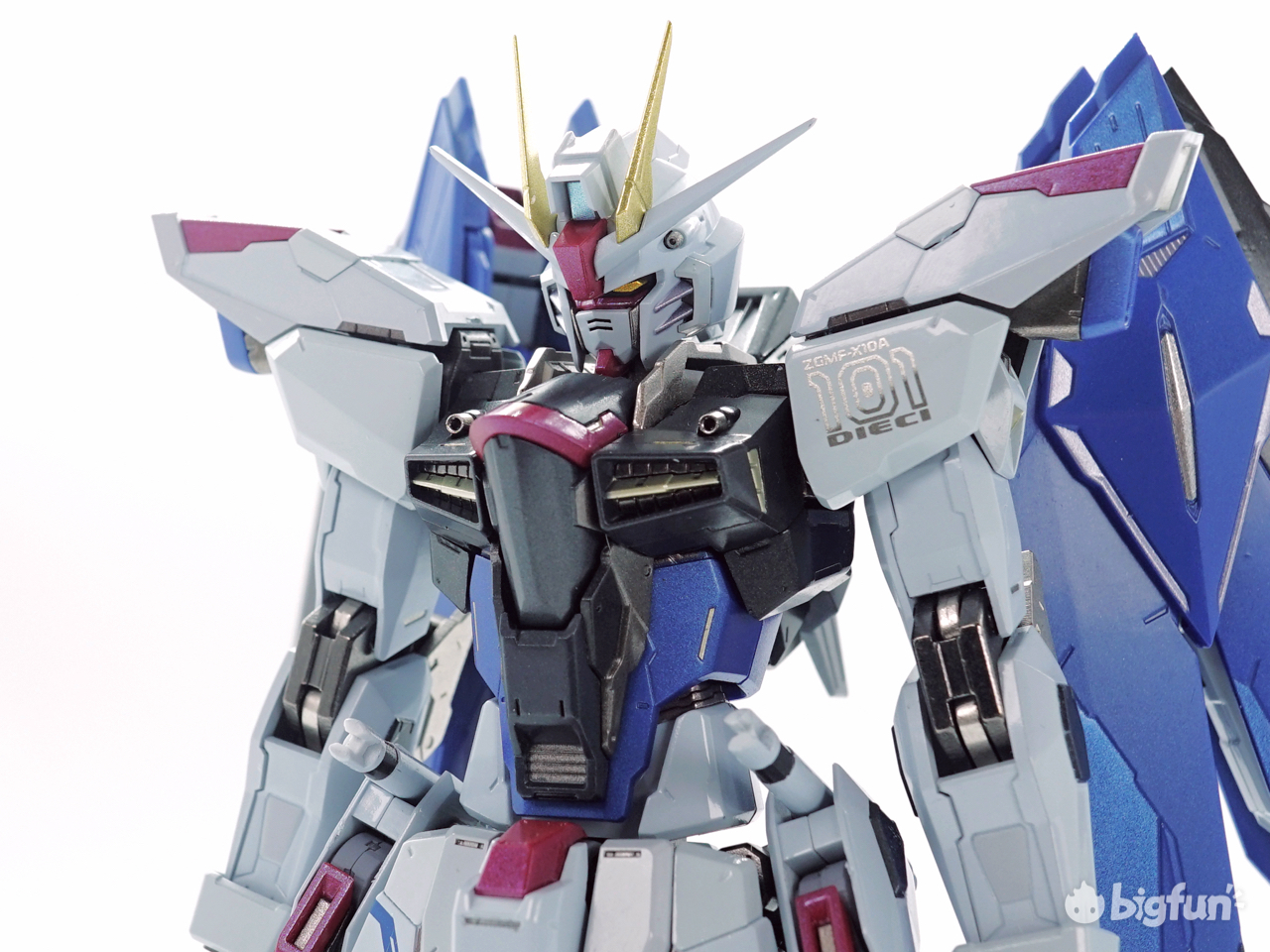 自由高达手办2.0成品,mb自由高达2.0对比1.0