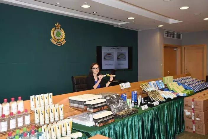 香港查获高仿化妆品,香港海关假化妆品