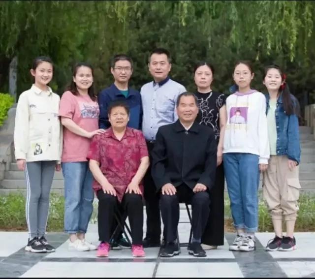 给老婆的结婚纪念日蓝宝石礼物,结婚纪念日蓝宝石蛋糕