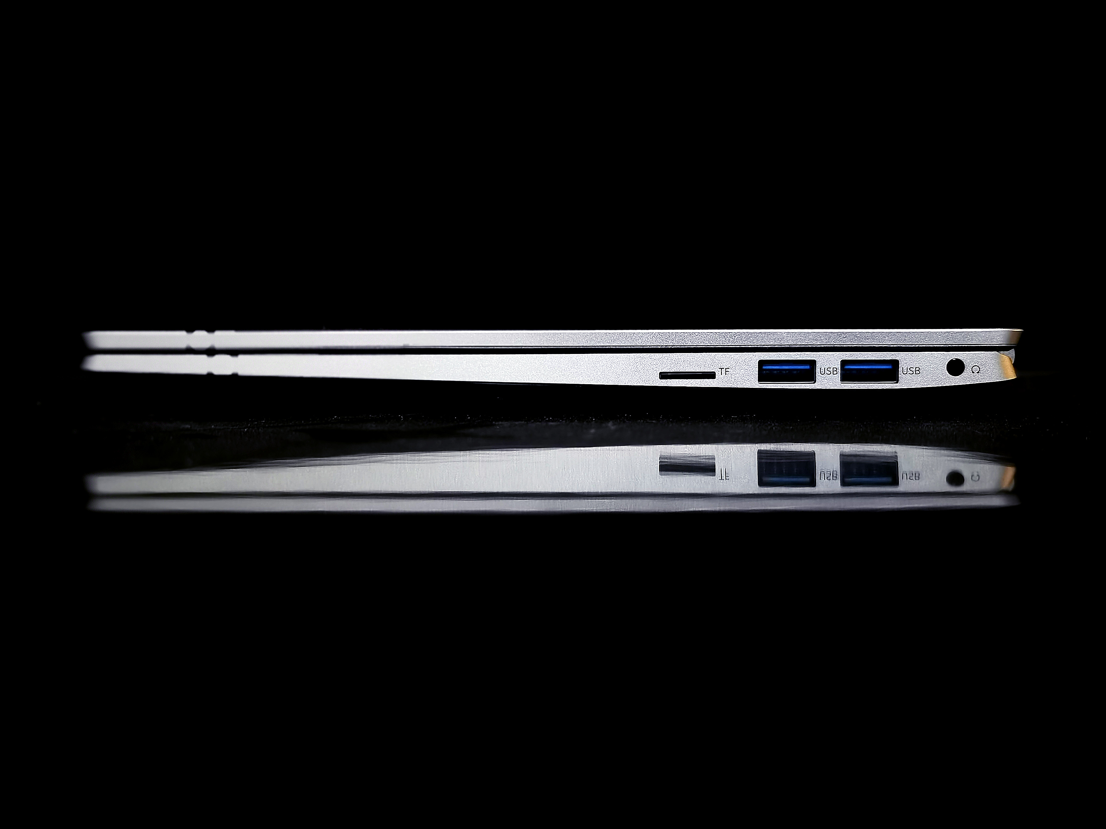 酷比魔方i7对比微软,酷比魔方i7book笔记本