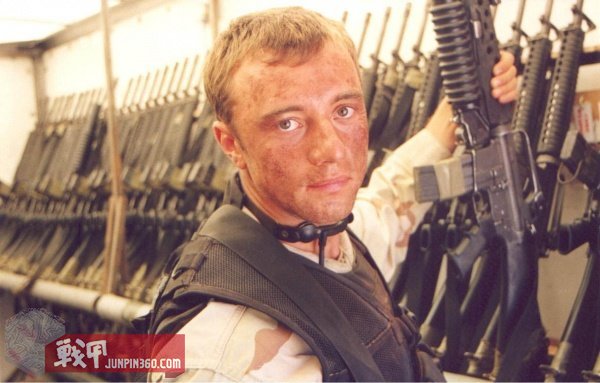 美国黑鹰战机坠落视频,黑鹰坠落最震撼视频