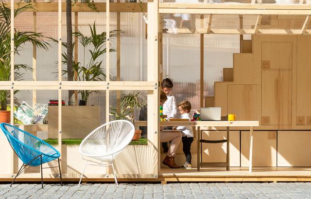 面面俱到的透明木楼,马德里庭院中央的艺术家城市住宅装置