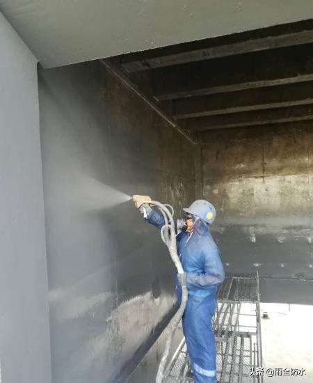 防水涂料加聚酯布施工视频,聚脲防水涂料施工方法