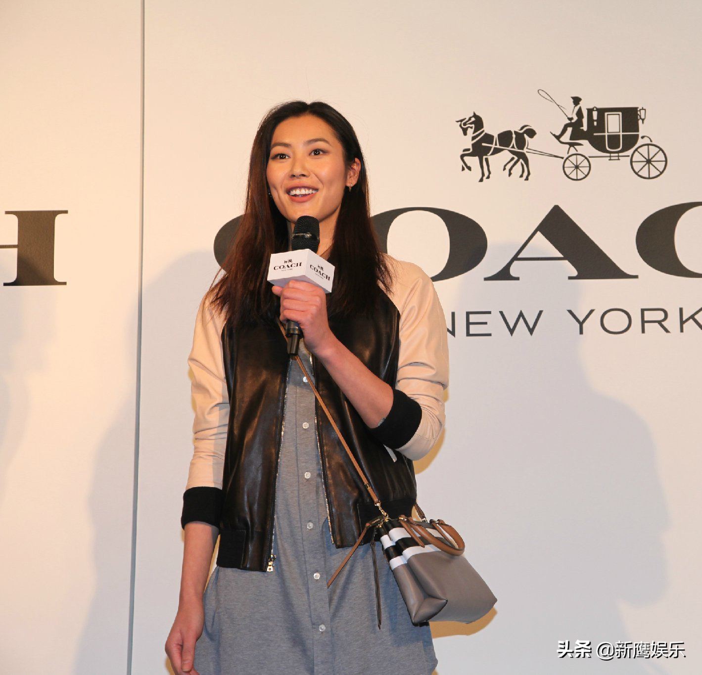 刘雯解约蔻驰原因,刘雯与蔻驰解约的影响