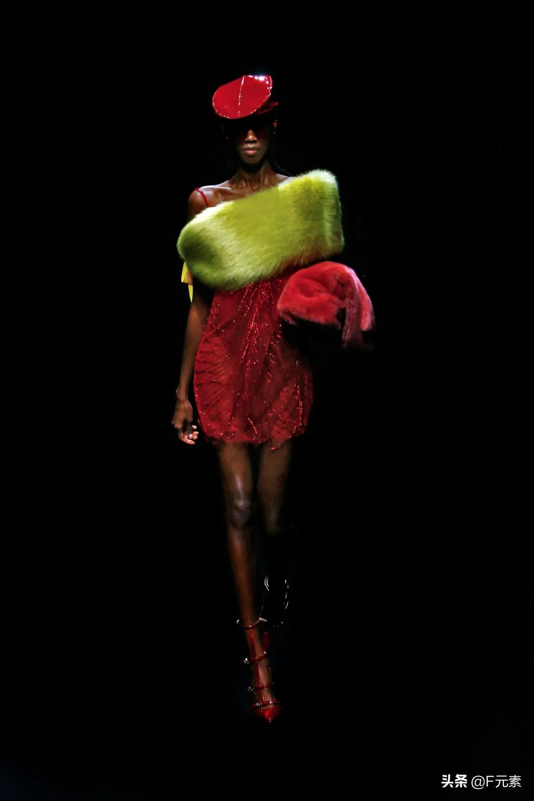 blumarine秋冬系列时装秀,blumarine2022米兰时装