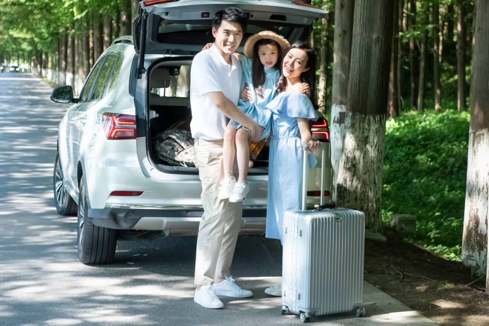 妈妈发飙爸爸表现很冤枉,妈妈发飙爸爸不敢吭声