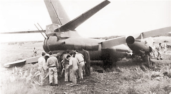 55年前李显斌驾机叛逃，在台湾获奖280万，娶美女为妻，最后怎样