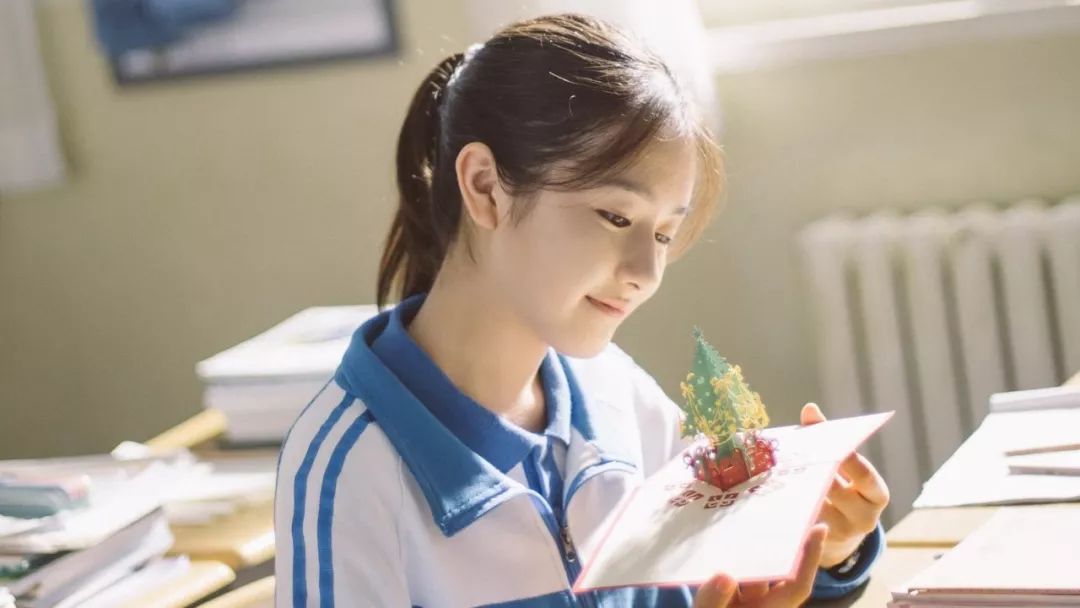 杨超越同款眼霜,老姐姐下跪