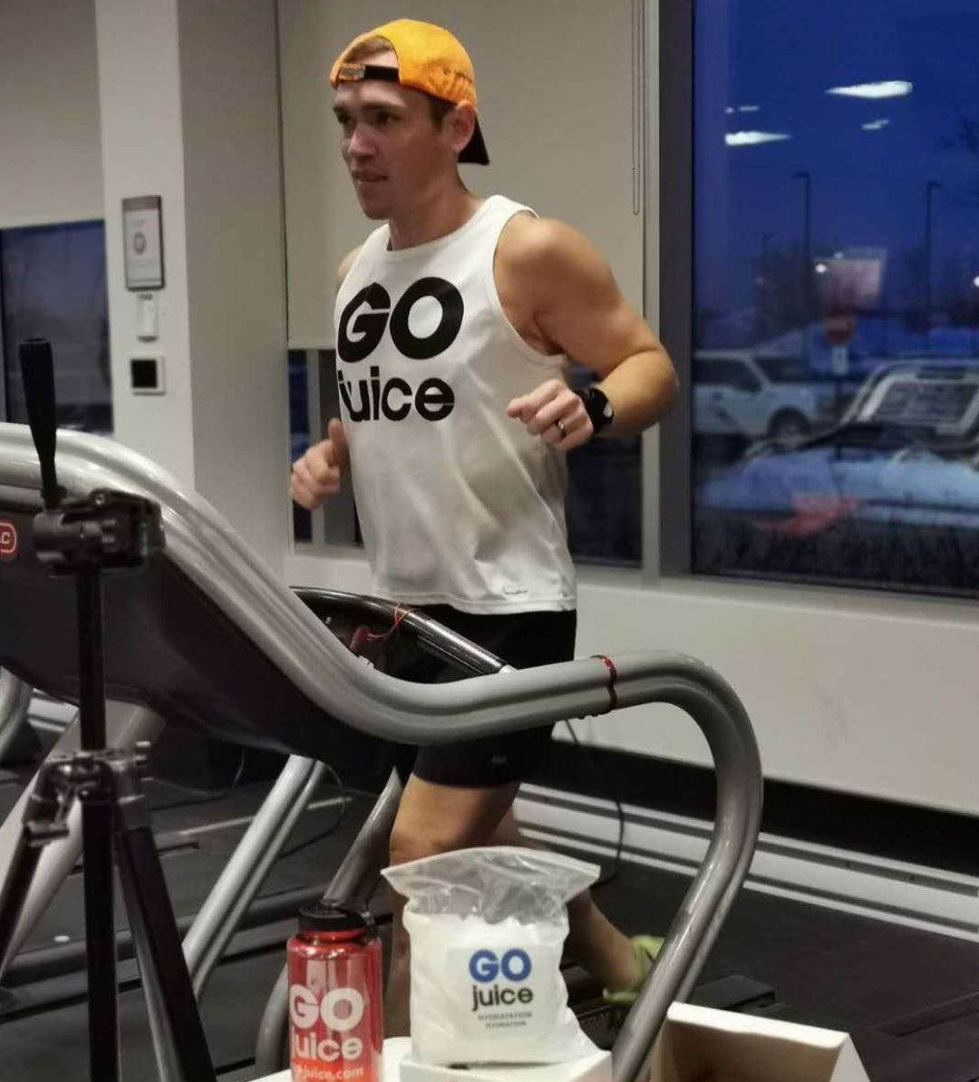 第一个跑步破世界纪录的人,第一个创造世界田径跑步纪录的人