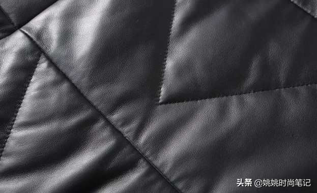 怎样分辨真假牛皮皮衣,如何鉴别皮衣是真皮还是假皮